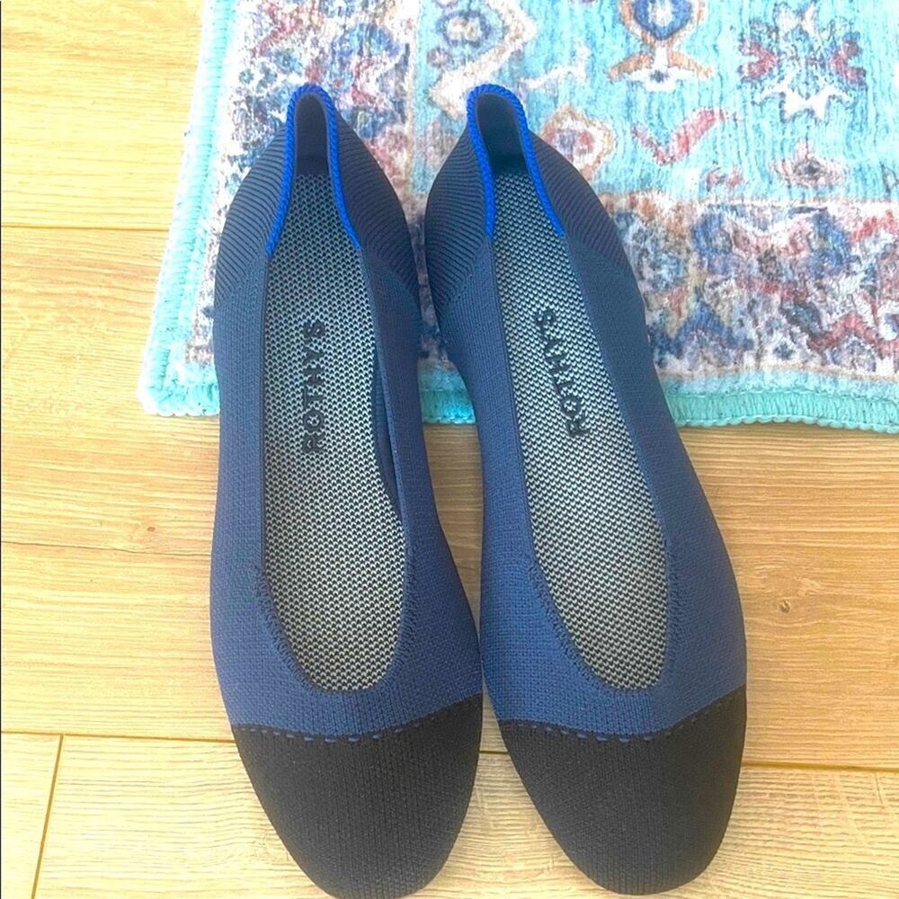 Rothy's scuare toe Navy and Black size 7,5 woman's flat shoes